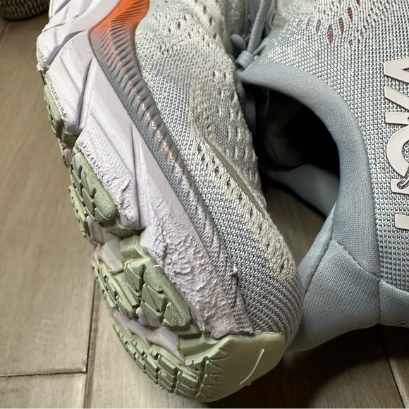 Hoka One One Women's Clifton 8 running shoe in the Blue Fog / Plein Air colorway - Picture 4 of 16